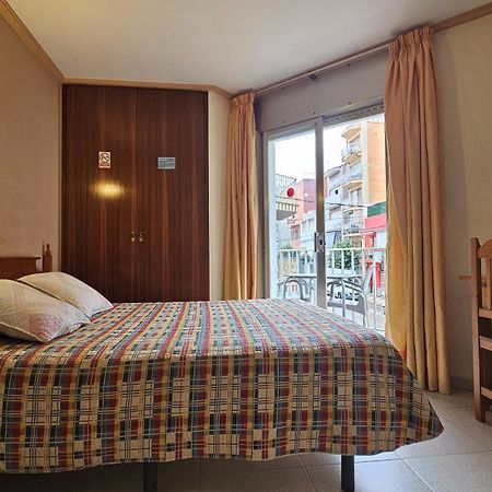 Hostal Los Manos Blanes Exterior photo