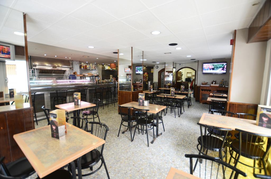 Hostal Los Manos Blanes Exterior photo
